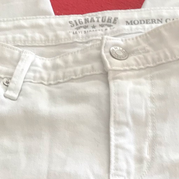 🆕- NWOT - Signature Levi Capris - Picture 4 of 6